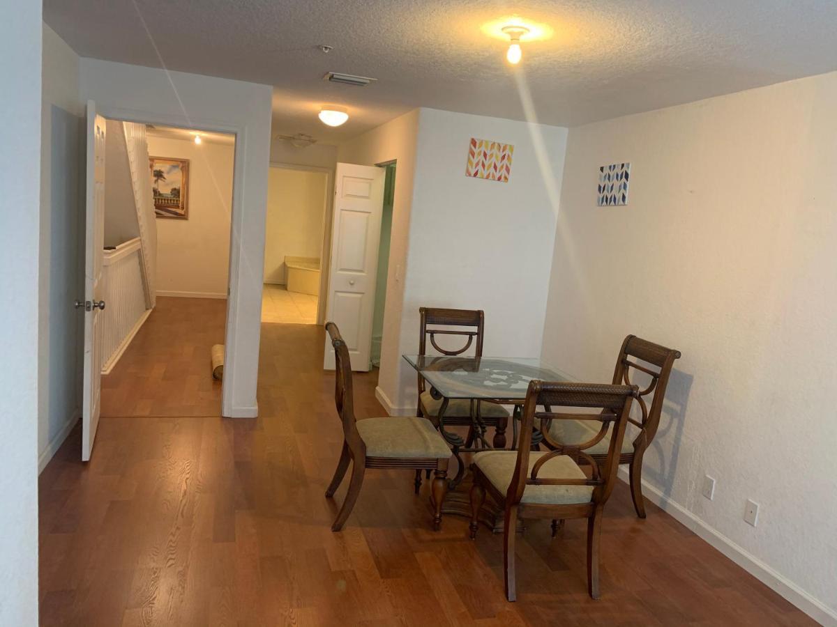 Bedroom Suite In Lauderdale Lakes Townhome Fort Lauderdale Zewnętrze zdjęcie