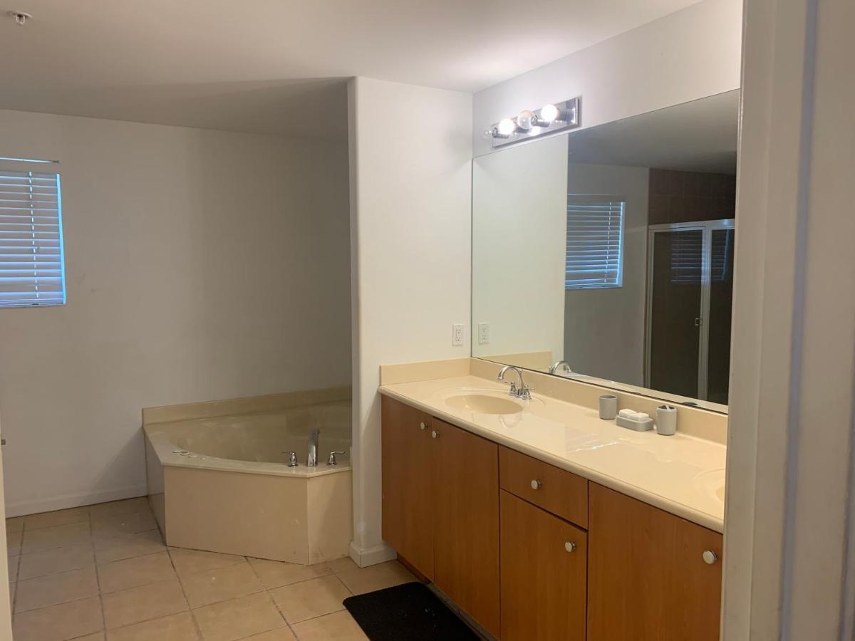 Bedroom Suite In Lauderdale Lakes Townhome Fort Lauderdale Zewnętrze zdjęcie